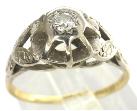 18ct gold platinum set diamond solitaire ring, size M/N, 2.9g. P&amp;P Group 1 (£14+VAT for the first lot and £1+VAT for subs