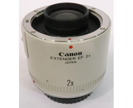 Canon EF 2X Extender lens. P&amp;P Group 1 (£14+VAT for the first lot and £1+VAT for subsequent lots) 