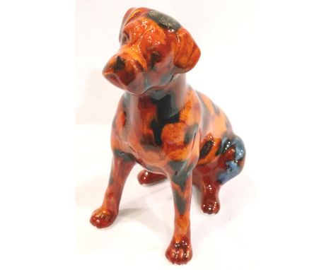 Anita Harris Boxer dog, signed in gold, H: 10 cm. P&amp;P Group 1 (£14+VAT for the first lot and £1+VAT for subsequent lots) 