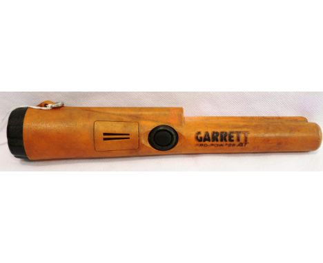 Garrett Pro Pointer AT metal detector in working order. P&amp;P Group 3 (£25+VAT for the first lot and £5+VAT for subsequent 
