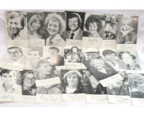 Mixed early Coronation Street signed photographs. P&amp;P Group 1 (£14+VAT for the first lot and £1+VAT for subsequent lots) 