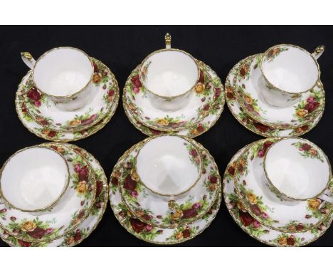 Royal Albert Old Country Roses tea set first quality, good condition (18). P&amp;P Group 3 (£25+VAT for the first lot and £5+