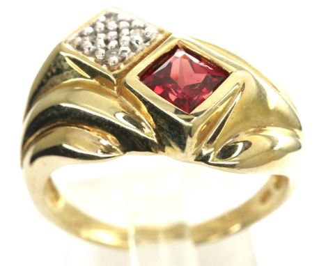 9ct gold diamond and ruby set ring, size N/O, 4.2g. P&amp;P Group 1 (£14+VAT for the first lot and £1+VAT for subsequent lots
