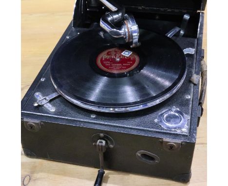 Columbia cased gramophone. P&amp;P Group 3 (£25+VAT for the first lot and £5+VAT for subsequent lots) 