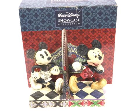 Walt Disney Showcase Collection: Mickey Mouse, 80 Years of Magic, H: 21 cm, boxed. No cracks, chips or visible restoration. P