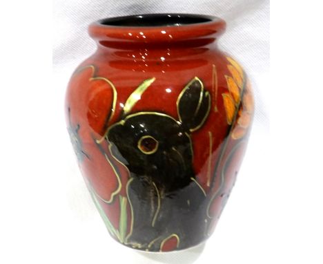 Anita Harris Rabbit vase, signed in gold, H: 12 cm. P&amp;P Group 1 (£14+VAT for the first lot and £1+VAT for subsequent lots