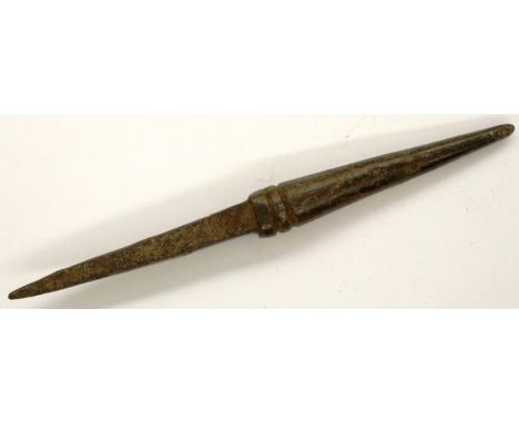 English Civil War, heavy crossbow bolt used against cavalry, L: 110 mm. P&amp;P Group 0 (£5+VAT for the first lot and £1+VAT 