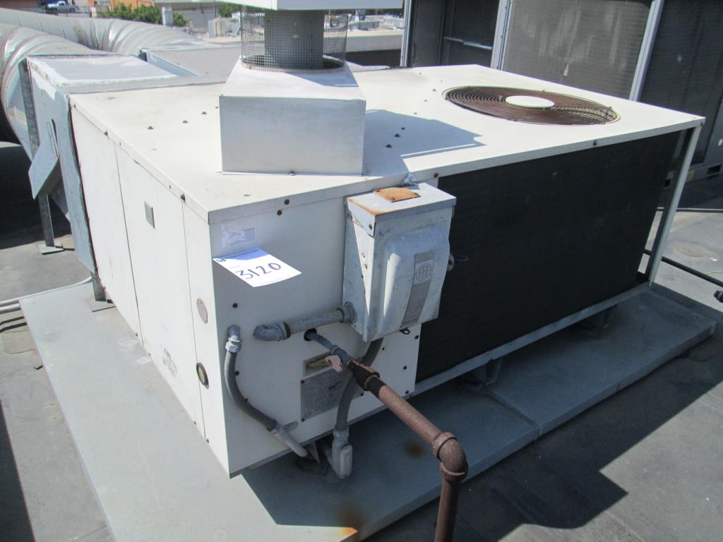 BDP 585JPW060100ABEG Air Conditioning Unit. Machine ID AC31. LabBldg