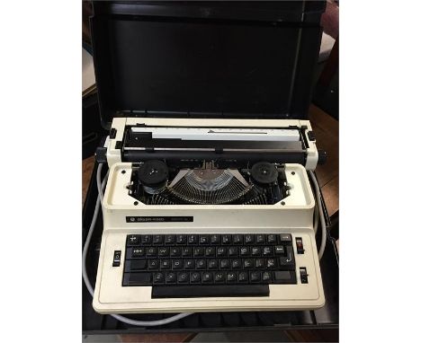 Cased Silver Reed typewriter