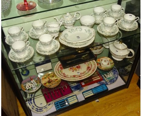 A Royal Standard 'Garland' pattern teaset, comprising eight teacups, saucers and side plates, teapot, milk, sugar and two cak