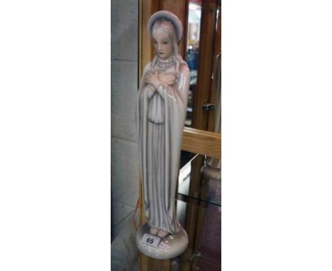 Austrian Goldscheider Lorenzl Art Deco figure of the Virgin Mary - Approx 45cm high and the base has a diameter of approx 12c