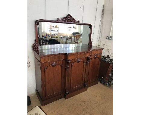 A Victorian mahogany break-front mirror-backed chiffonier, 153 x 42 x 170 cm