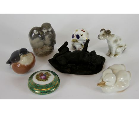 A Copenhagen model of two ducks, model 516; a pair of owls 534; a robin 2266 (small chip top tail); a Lladro model of a seate