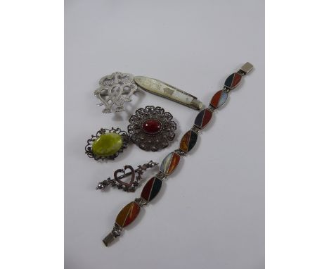 A Collection of Miscellaneous Jewellery, including silver Celtic brooch, silver and agate bracelet, heart pin brooch, red sto