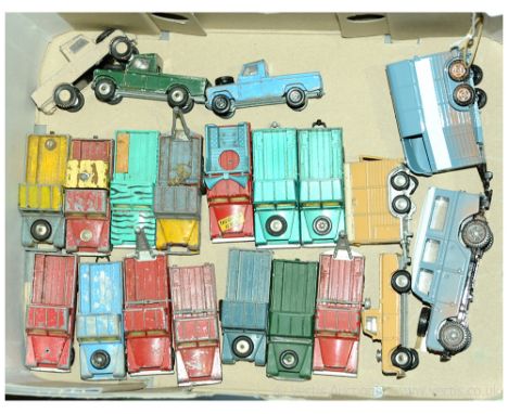 Corgi a unboxed Land Rover group. See photo for models. Conditions generally appear Fair to Excellent. (19)