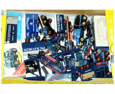 A mainly unboxed Pickfords related group to include manufacturers such as Corgi, Lledo, Signature Series plus others. This lo