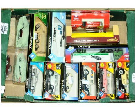 Solido a boxed group to include 2141 Toner Gam I Renault Traffic Bus, Signature Series 1937 Packard Sedan 'Humphrey Bogart', 