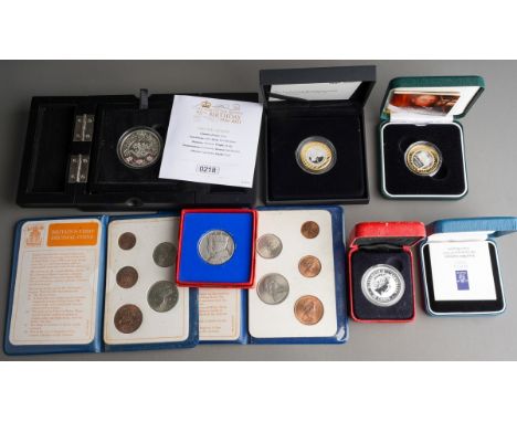 UK Coins to include: boxed Elizabeth II 95th Birthday £5 silver coin, Jersey issued 2021, in capsule; an Australia 2001 Chine