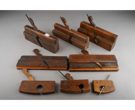 A collection of vintage wooden planes [1 box - Q]