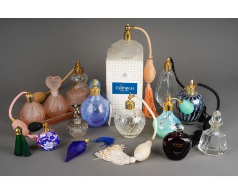 A box of mostly modern glass perfume bottles and atomisers, including Caithness items, some boxed (1 box)