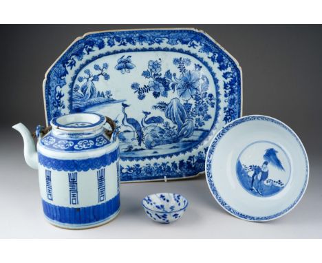Four pieces of Chinese blue and white porcelain to include: a meat platter decorated with flowers and pheasants, approx 38cm 