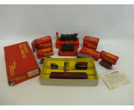 An assortment of Tri-ang rolling stock including an operating Royal Mail coach set, brake van and a R.350 4-4-0-Class L1 Loco