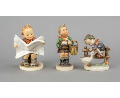 Drei Hummel Figuren, Goebel Oeslau, 1960-70er Jahre, Entwurf Arthur Möller, 'Dorfbub', Hum 51, H. 13 cm, und 'Das Allerneuest