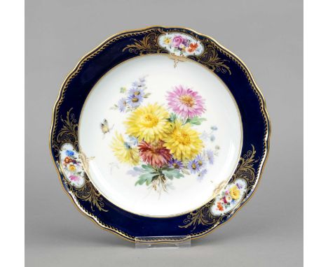 Vorspeiseteller  ''Amsterdamer Art'', Meissen,  Knauff Schwerter 1850-1924, 1. W., Form Neuer Ausschnitt, im Spiegel polychro