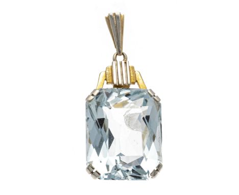 Art Déco Aquamarin-Anhänger GG/WG 585/000 mit einem im Scherenschliff fac. Aquamarin 9,85 ct Blassblau, Augenrein, 14,12 x 11