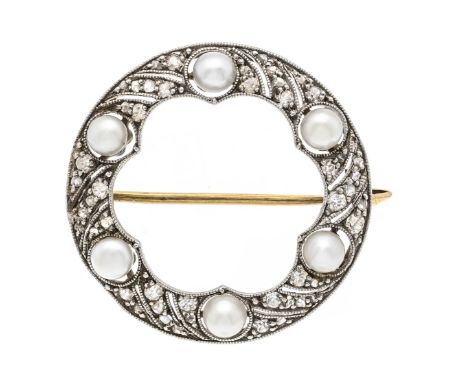 Art Déco Ring-Brosche Platin 900/000 und GG 585/000 mit 6 Orientperlen 3,5 mm, 6 Altschliff-Diamanten, zus. 0,13 ct W/SI und 