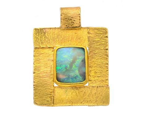 Opal-Anhänger GG 750/000 mit gewalzter, borkenartiger Oberfläche, besetzt mit einem rechteckigen Boulder-Opal 10 x 8mm, L. 27