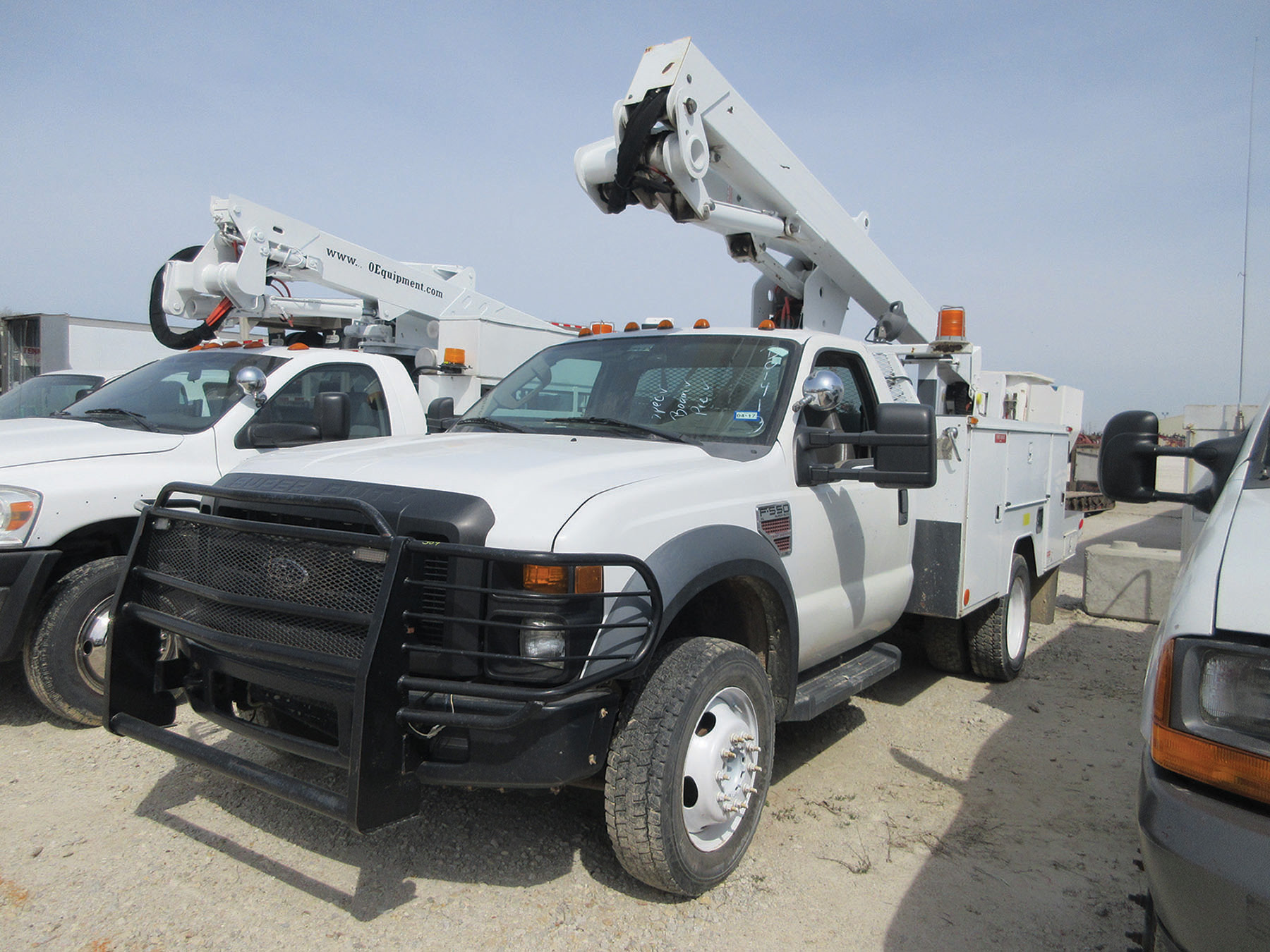 ETI ETC37IH 37' TELESCOPING NON-INSULATED BUCKET TRUCK; SINGLE MAN