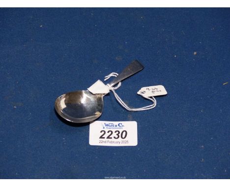 A George IV Silver tea caddy Spoon by T. Cox Savory, London 1829, 9.44 grams.