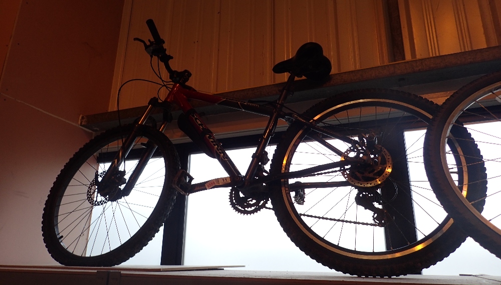 schwinn mountain bike with disc brakes