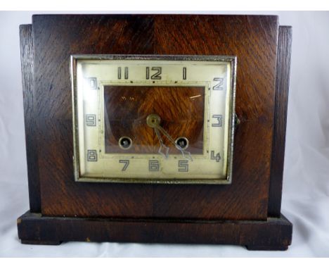 Chiming Art Deco oak cased mantle clock with gong chime