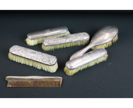 George V silver mounted three-piece brush set of plain polished form with beaded borders, Chester 1923 - J &amp; R Griffin (h