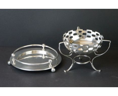 William Hutton &amp; Sons Edwardian silver hallmarked footed bon bon dish having pierced detailing to the sides, raised on a 