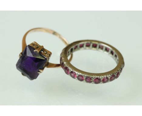 Amethyst 9ct yellow gold ring, the rectangular mixed cut amethyst measuring approx 10mm x 8mm, claw set, tapered shoulders, r
