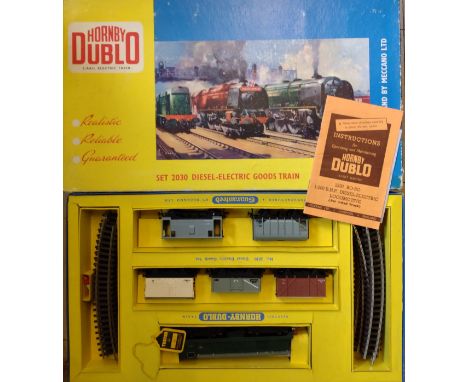 No 58. Hornby-Dublo 2-rail BR Diesel-Electric Goods Set in box with instructions leaflet, lid corners taped. 