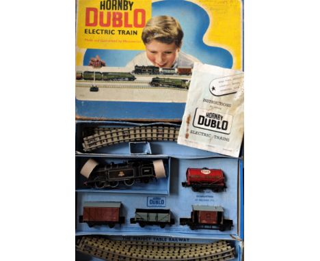 No 64. Hornby-Dublo 3-rail Tanks Goods Set in box, box lid repaired on all four sides, leaflet damaged. 
