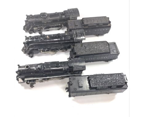 Lionel O gauge electric locomotives and three tenders (varying condition, one worn). (6) 