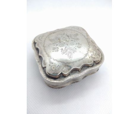 A 19th century hinged snuff box of square section engraved with sprigs of flowers. 5.5cm wide. 29.5gms. 