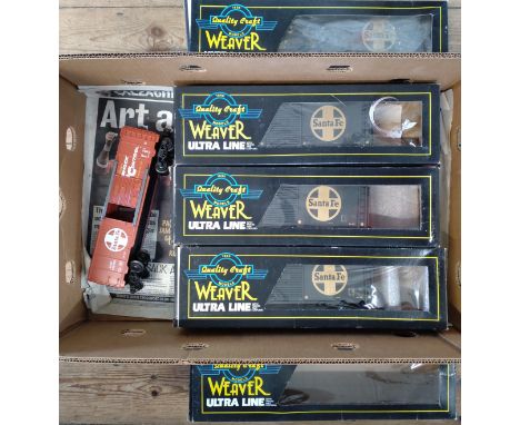 Five Weaver Ultra Line wagons Santa Fe Boxcars in boxes, (4) and a K-Line Santa Fe wagon. 