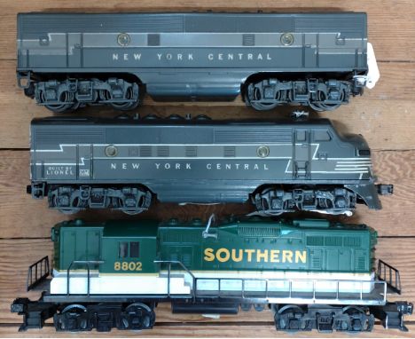 Lionel O gauge Electric New York Central Diesel and green Southern Diesel 8802, some wear (3). 