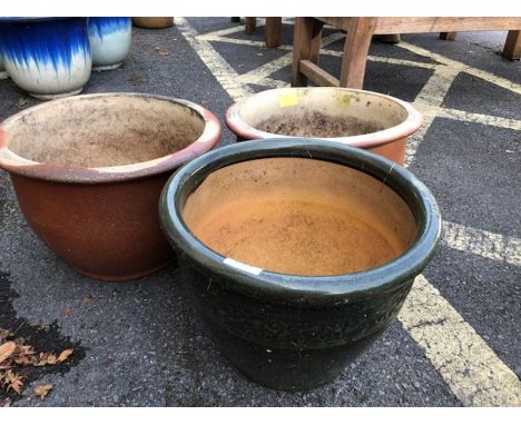 Three modern garden pots (3)