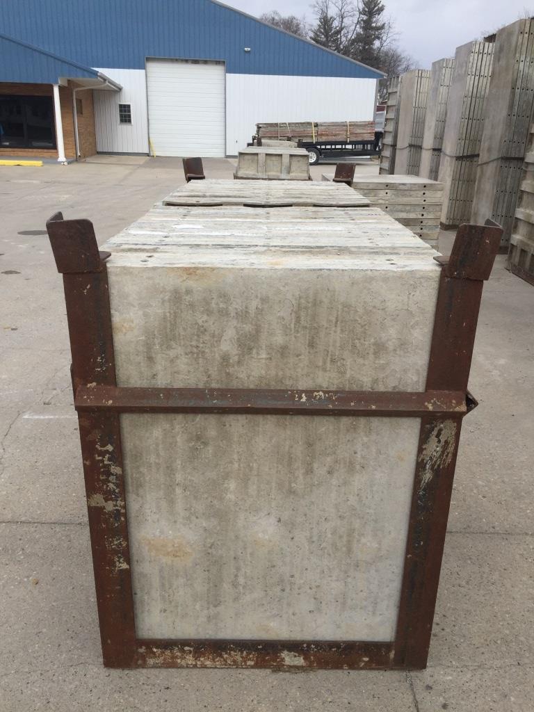 { Option of lots 134, 135, 136, 137 (P) } } 4' Concrete Form Basket