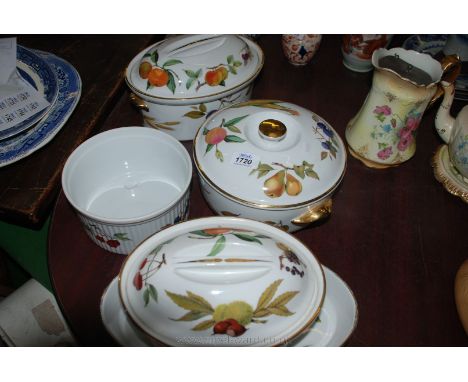 A quantity of Royal Worcester ''Evesham'' oven/Tableware including oval serving dish, three lidded tureens and large souffle 