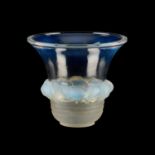 RENÉ LALIQUE (FRENCH, 1860-1945), 'PIRIAC', A VASE, DESIGNED 1930