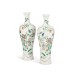 A PAIR OF CHINESE FAMILLE VERTE VASES, CIRCA 1900