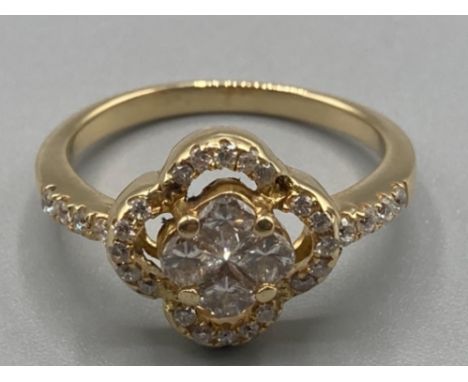 Ladies 18ct yellow gold ornate diamond cluster ring size O 4.8g gross